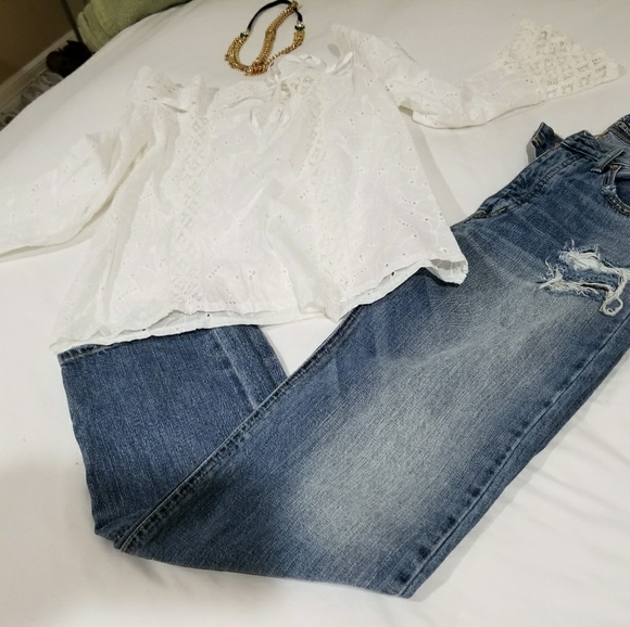 American Eagle Outfitters Denim - American Eagle Boyfreind cut distressed jeans